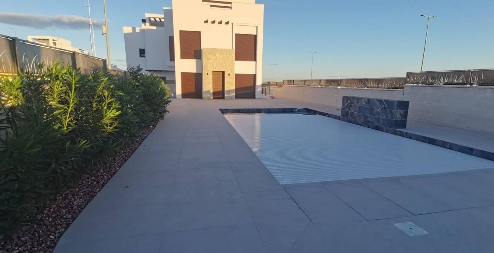 Residencial Laguna Azul · Villa de 5 dormitorios